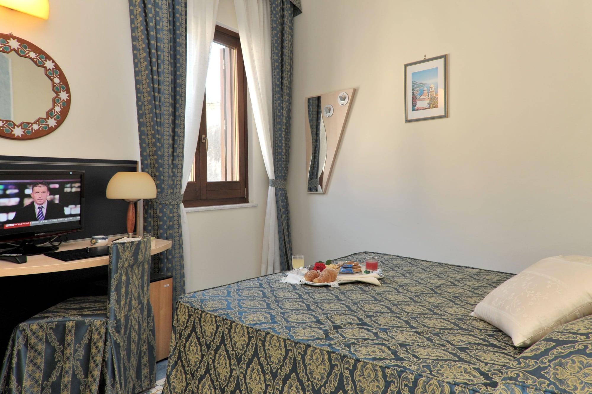 Hotel Santa Lucia Minori Extérieur photo