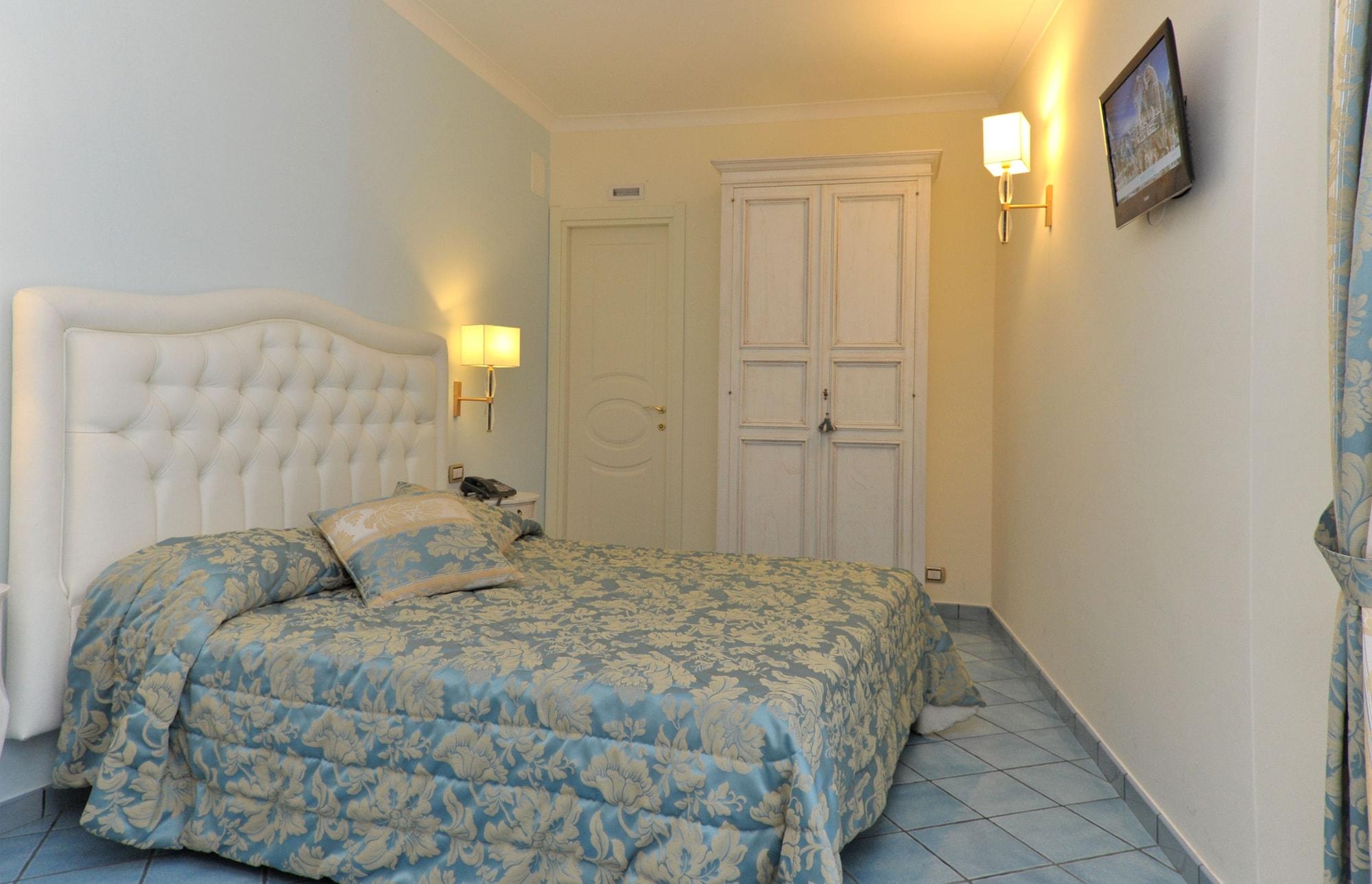Hotel Santa Lucia Minori Extérieur photo
