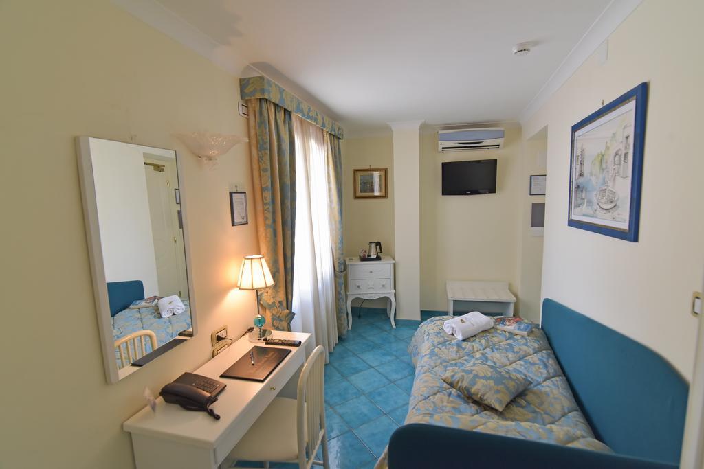 Hotel Santa Lucia Minori Extérieur photo