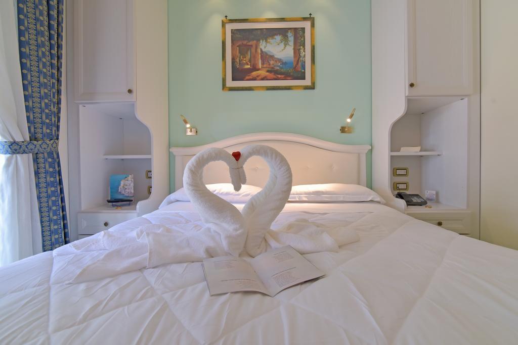 Hotel Santa Lucia Minori Extérieur photo