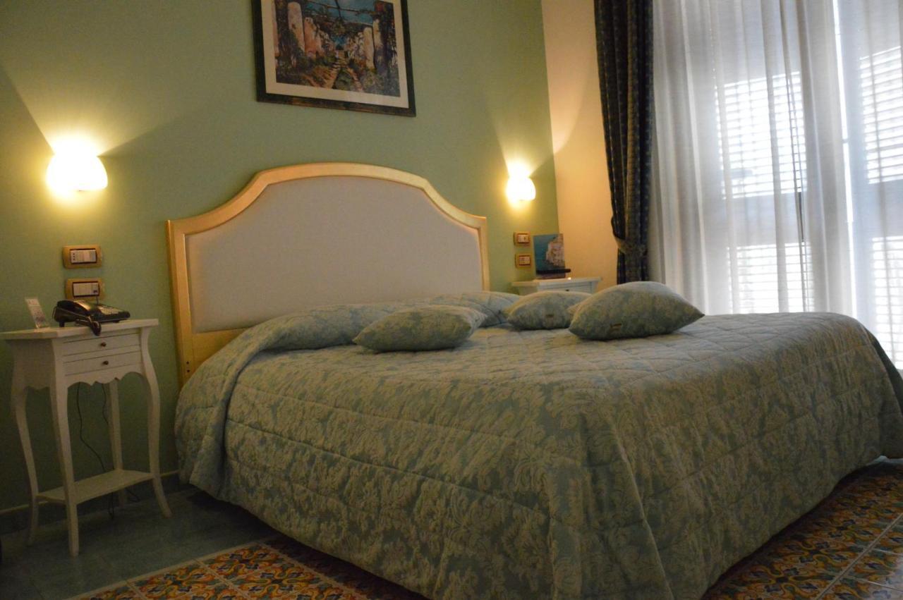 Hotel Santa Lucia Minori Chambre photo